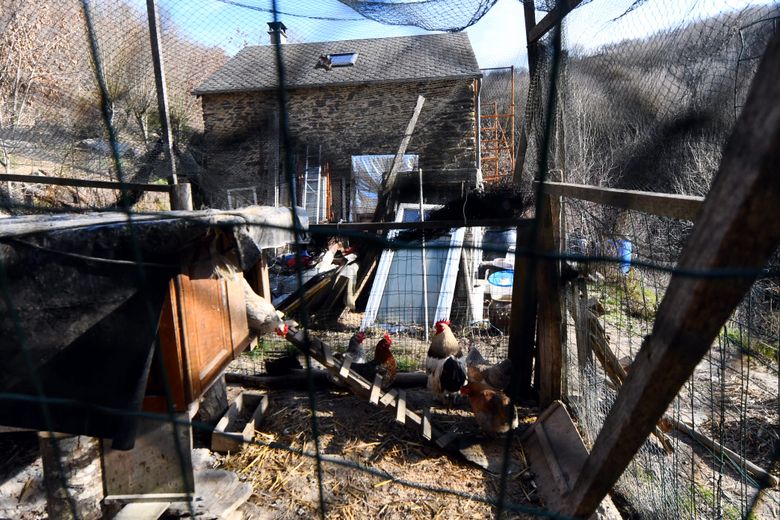 La victime a été retrouvée à son domicile.