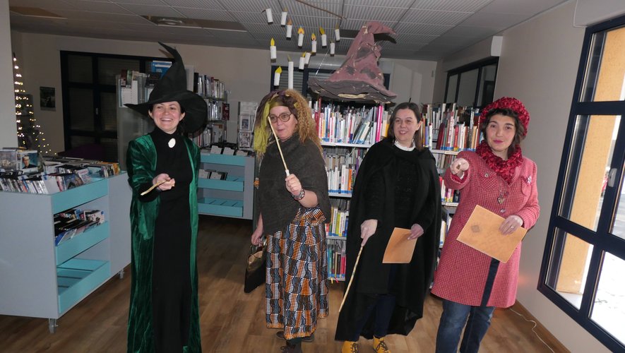 Les 4 bibliothécaires, Emilie, Géraldine, Isabelle et Daisy lors de la Nuit de la lecture.