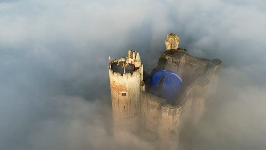 Najac a assisté à la naissance d'une montgolfière entre les murs de sa forteresse !