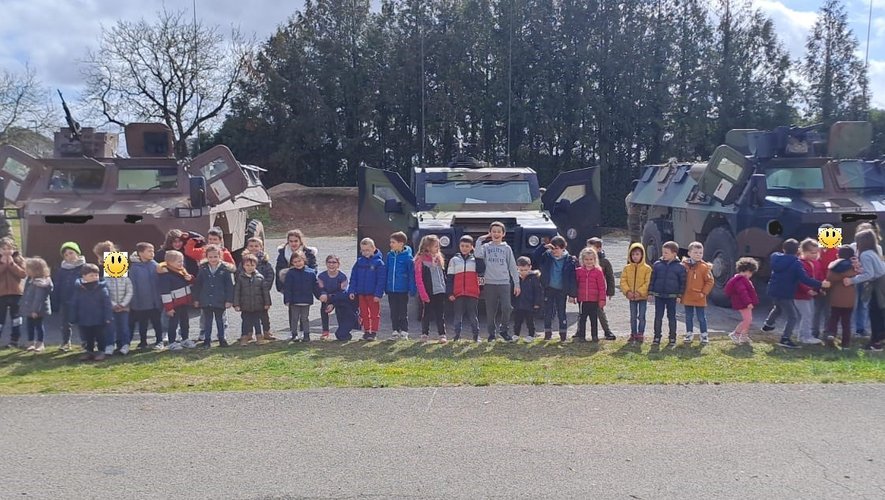 Une partie des enfants de l'école de Balsac a eu droit jeudi à une découverte du monde de l'armée.