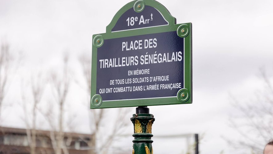 La place a été baptisée en mémoire de tous les soldats d'Afrique qui ont combattu dans l'armée française.