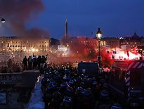 Les CRS ont bloqué l’accès à l’Assemblée nationale, jeudi soir.