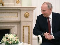 La Cour pénale internationale a émis un mandat d'arrêt contre le président de la Russie, Vladimir Poutine.