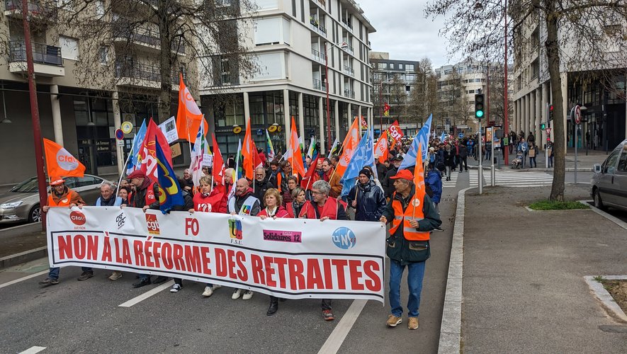 Selon les syndicats 1200 personnes ont manifesté ce samedi 18 mars à Rodez.