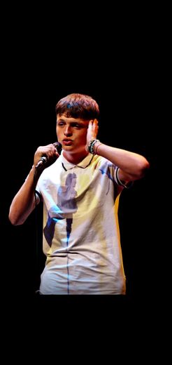 "J’ai beaucoup d’ambition. Mais je garde la tête froide", avoue le jeune Aveyronnais qui sait qu’il est difficile de percer dans la milieu de la musique.Photo Issa Mettar