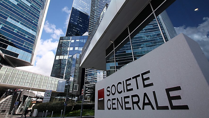 Le quartier de la Défense à Paris, où se situent les sièges de nombreuses banques, en ébullition ce mardi 28 mars.