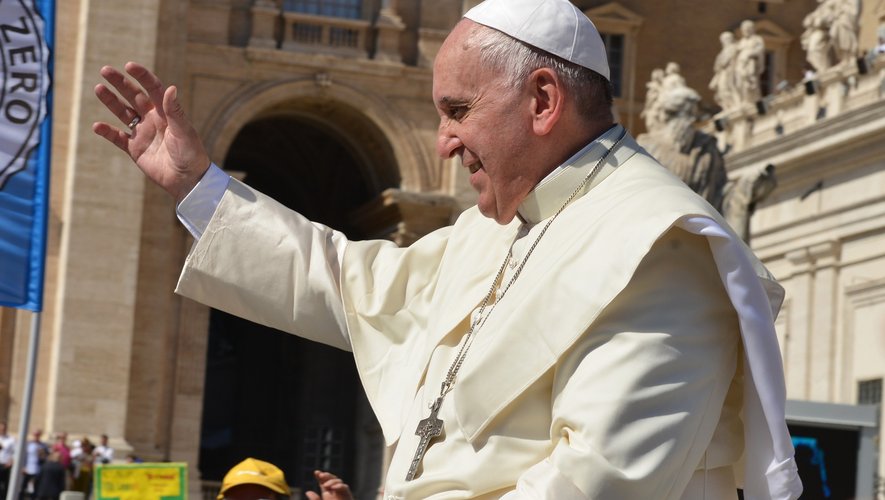 Le pape François va être hospitalisé "quelques jours", a fait savoir le Vatican.