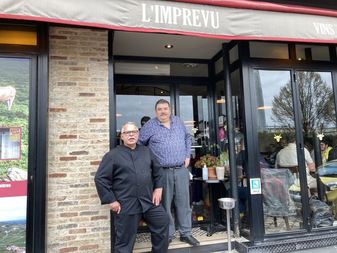 Welcome to L'Imprévu where Alain and Laurent Roucous give you a warm welcome.