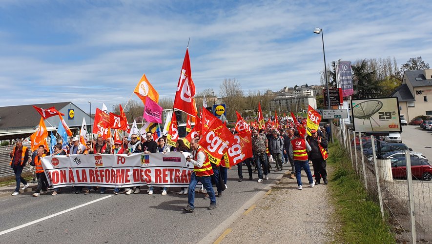 7 500 manifestants ont défilé à Rodez, selon les syndicats, jeudi 6 avril 2023.