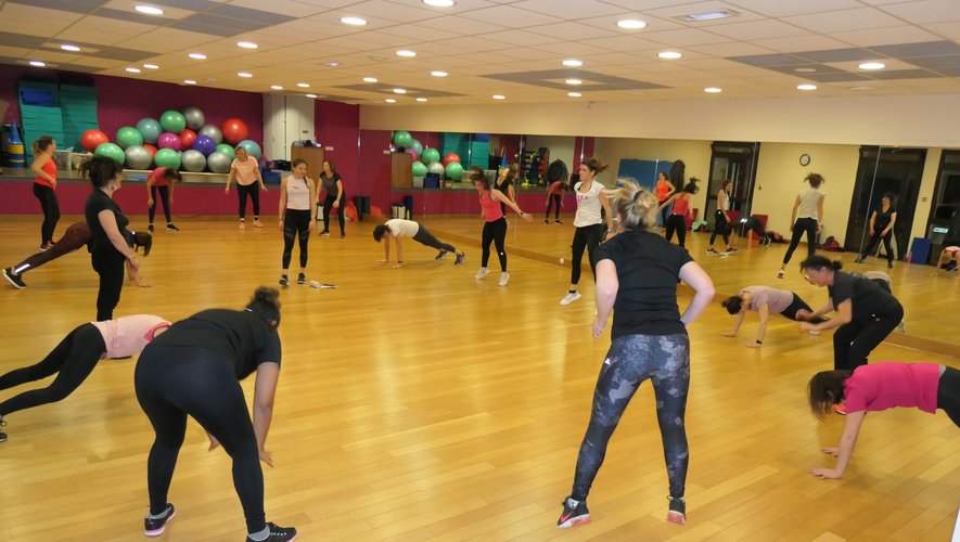 Les participantes aux cours de renforcement musculaire avec Justine, salle de gym à Luc.