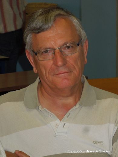 L’auteur Serge Carles.