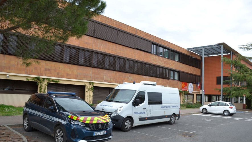 Des gendarmes de la cellule d'identification criminelle de Rodez ont mené des investigations.