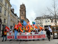 Après avoir battu le pavé pour l'acte 12, jeudi, l'intersyndicale donne encore rendez-vous aux opposants à la réforme des retraites, vendredi.