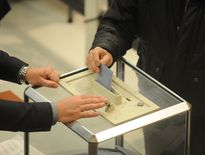 10 référendums ont animé la Ve République en France.
