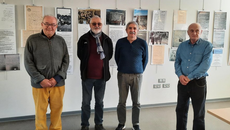 De gauche à droite : J-P. Dresprat, A. Romiguière, P. Velez et J. Rudelle, présents pour le lancement de l’expo sur Prosper Alfaric.