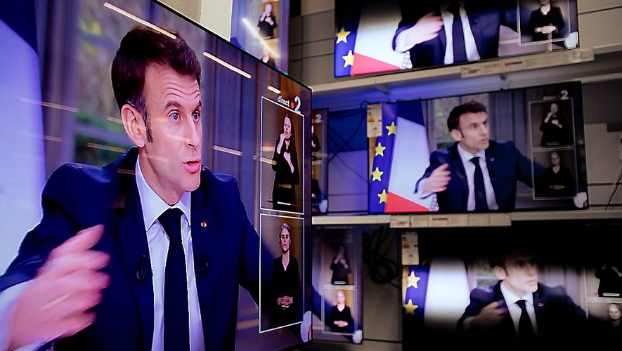 Emmanuel Macron doit s’exprimer ce lundi soir, trois jours après la décision du Conseil constitutionnel.