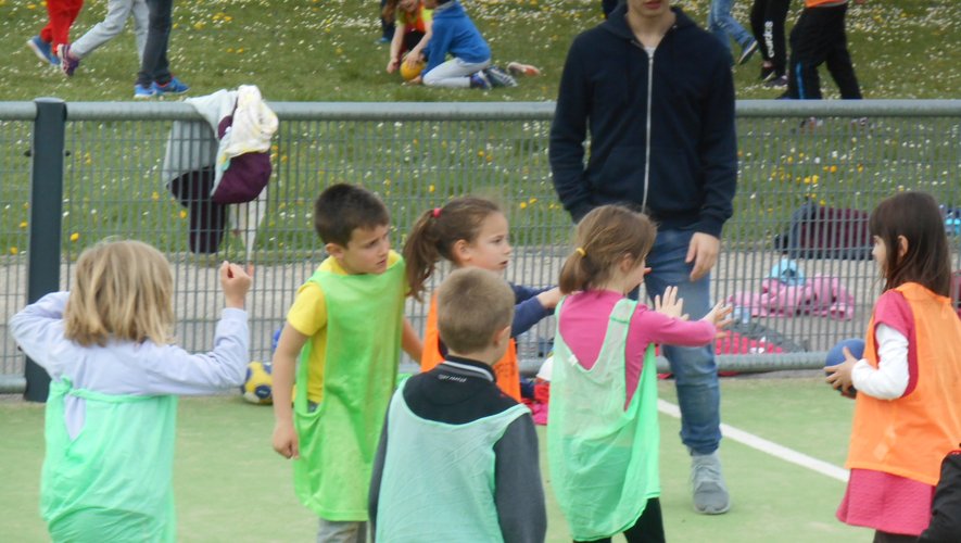 Le sport est omniprésent dans les activités proposées au centre de loisirs.De quoi bien défouler les enfants en les initiant à l’esprit d’équipe.