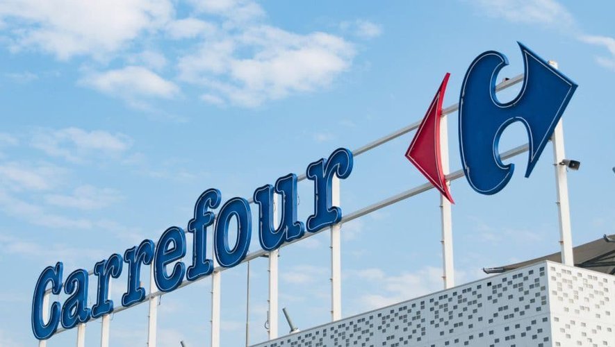 50 000 femmes travaillent dans les magasins de Carrefour en France.