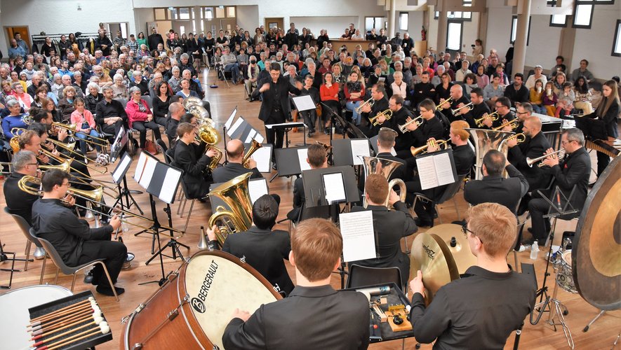Brass Band Occitania fait salle comble à Saint-Côme