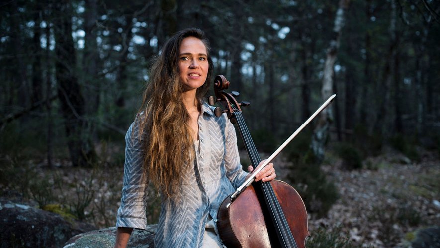 La violoncelliste Olivia Gay débute un cycle de récitals dans plusieurs forêts de France pour sensibiliser le public aux menaces du dérèglement climatique sur les arbres.