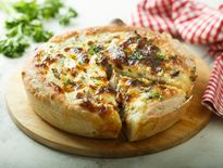Selon des puristes en Lorraine, la quiche du couronnement servie samedi ne sera qu'une lointaine cousine de la quiche lorraine, la mère de toutes les quiches.