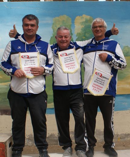 Jean-Noël, Norbert et Bernard finissent à la troisième place du championnat départemental.