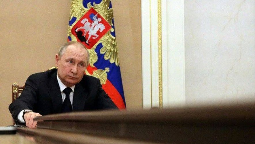 Vladimir Poutine et la Russie sur la défensive, face à l'Ukraine ?