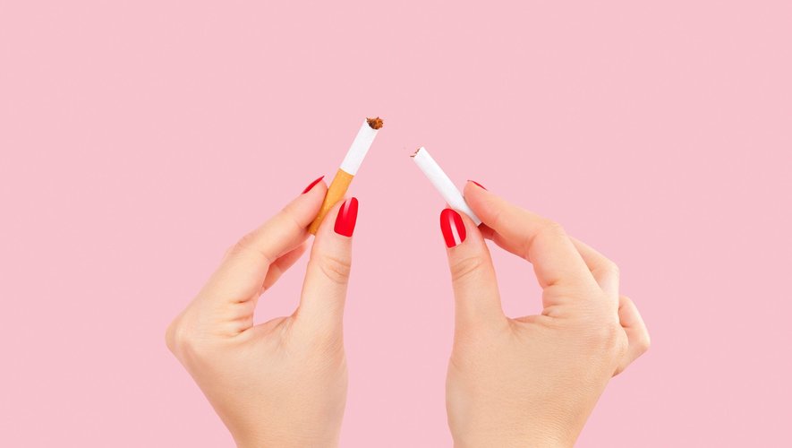 Voici cinq podcasts pour arrêter de fumer sans pression.