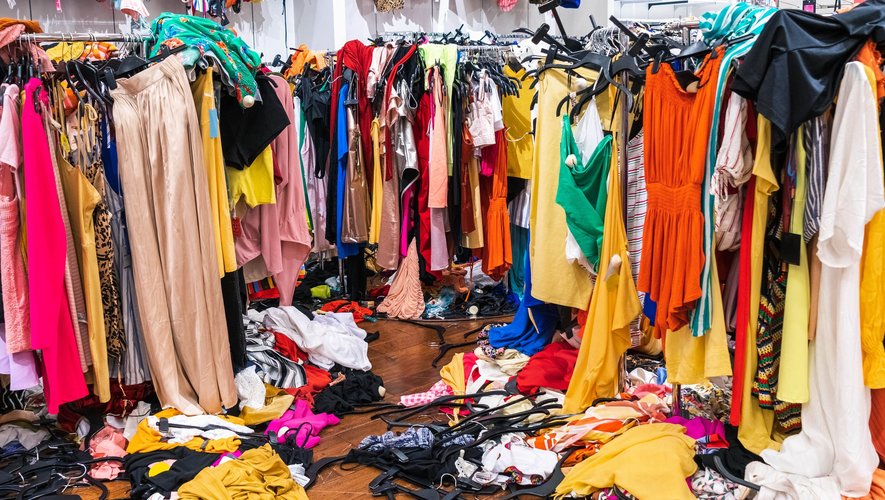 Les Etats membres de l'UE souhaitent interdire la destruction des vêtements neufs invendus.