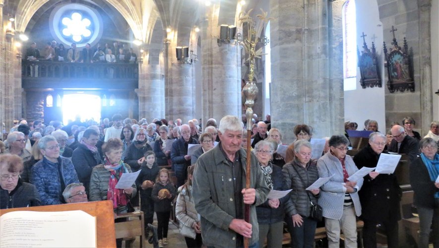 Les participants à cette célébration des Michous en l’église St-Maurice de Luc.