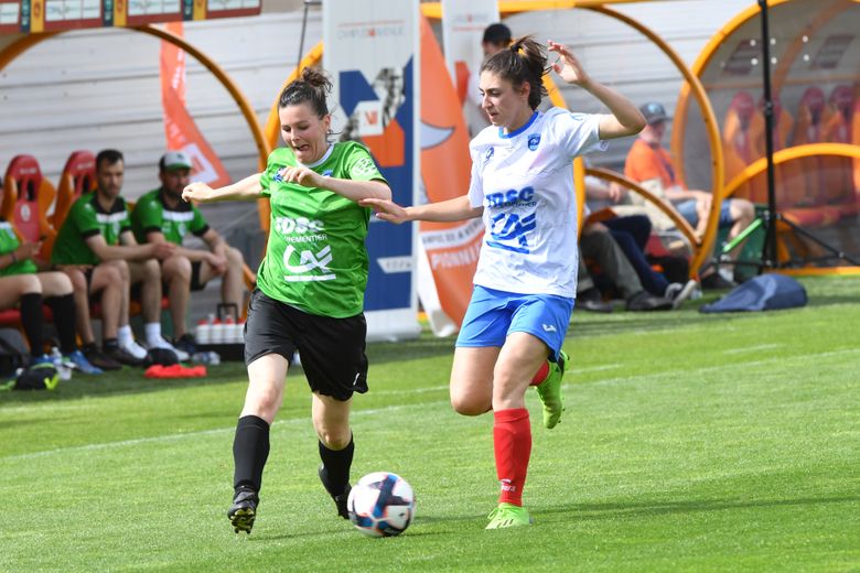 A la mi-temps, Bozouls mène 2-1 face à Montbazens-Rignac.