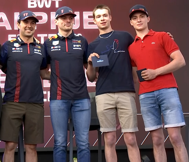 Pierre et Julien Fraysse (à droite) aux côtés de Max Verstappen et Sergio Perez.