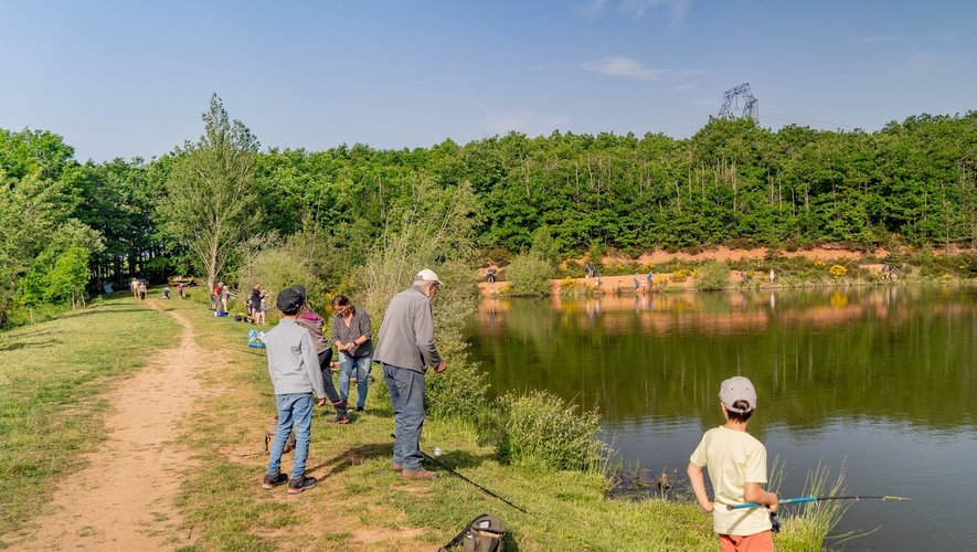 Journée de pêche au bord du lac  des bruyères.