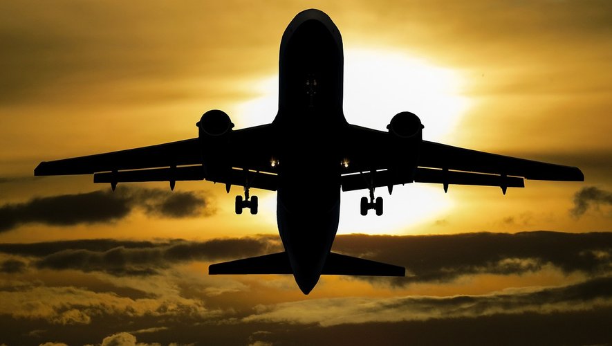 La direction générale de l'aviation civile a déjà lancé des appels aux compagnies aériennes.