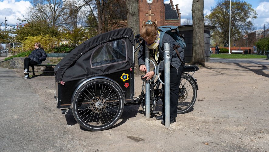 Copenhague installe de nouveaux supports réservés aux vélos cargos.