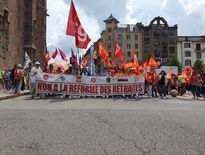 A Rodez, la manifestation qui devait partir de la place d'Armes à 14 heures s'est élancée avec une heure de retard.