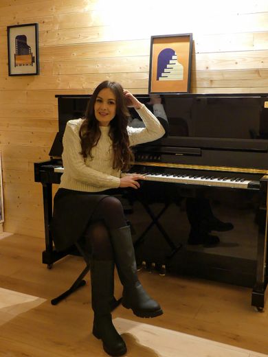 Léa Galmiche jeune pianiste talentueuse jouera de nombreux morceaux.