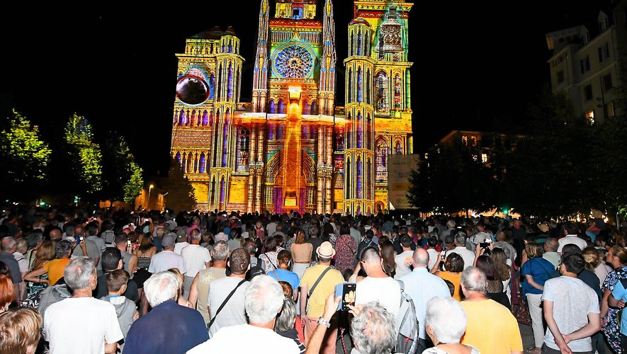 Le spectacle son et lumière projeté sur la cathédrale est l'un des événements phare.