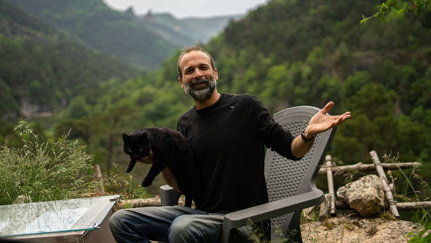 Albin Gianetti transmet ses connaissances sur la nature à Boubals.
