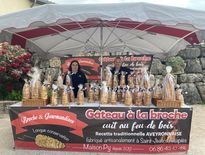 Installés à Saint-Jean-d’Alcapiès, Séverine et Jérôme Py vont proposer leurs gâteaux à la broche à Mont-Aveyron, place des Abbesses à Paris, les 24 et 25 juin.