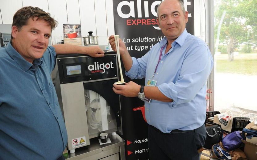 Aligot Express a inventé une machine qui permet de servir une portion d'aligot en quelques minutes.