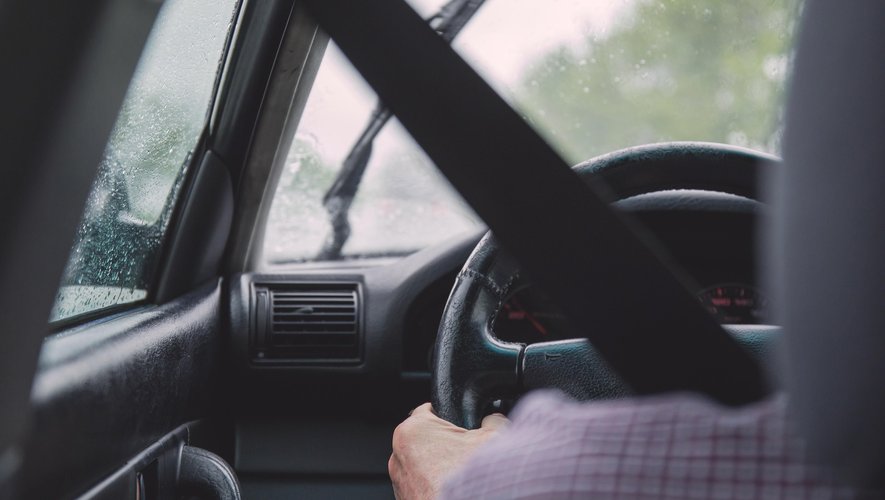 Passer le permis et conduire à 17 ans ? Ce sera bientôt possible.