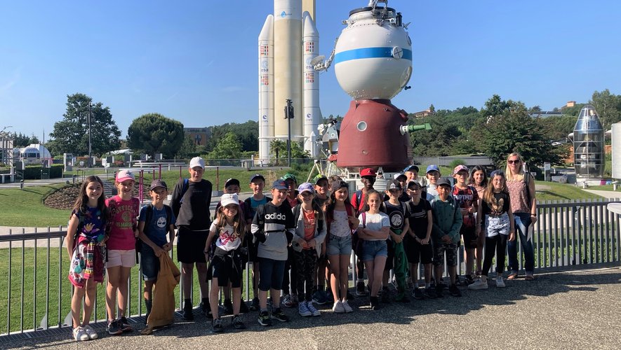 Les élèves de l’école Saint-Jean à la Cité de l’Espace de Toulouse.