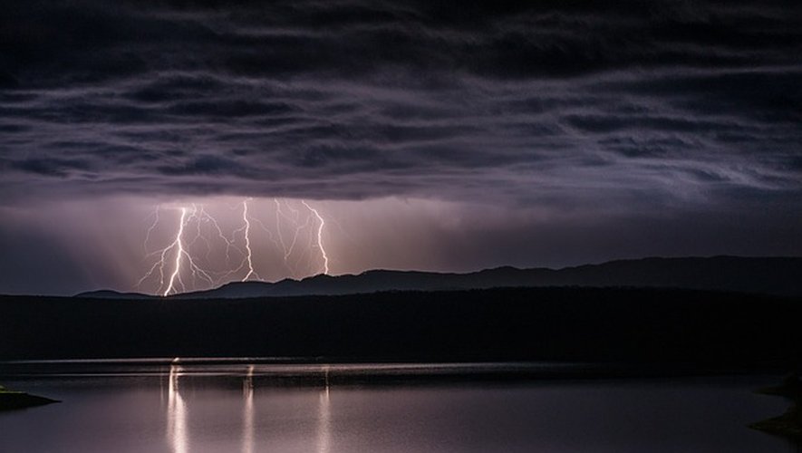 7 départements restent en vigilance orange aux orages ce jeudi soir.