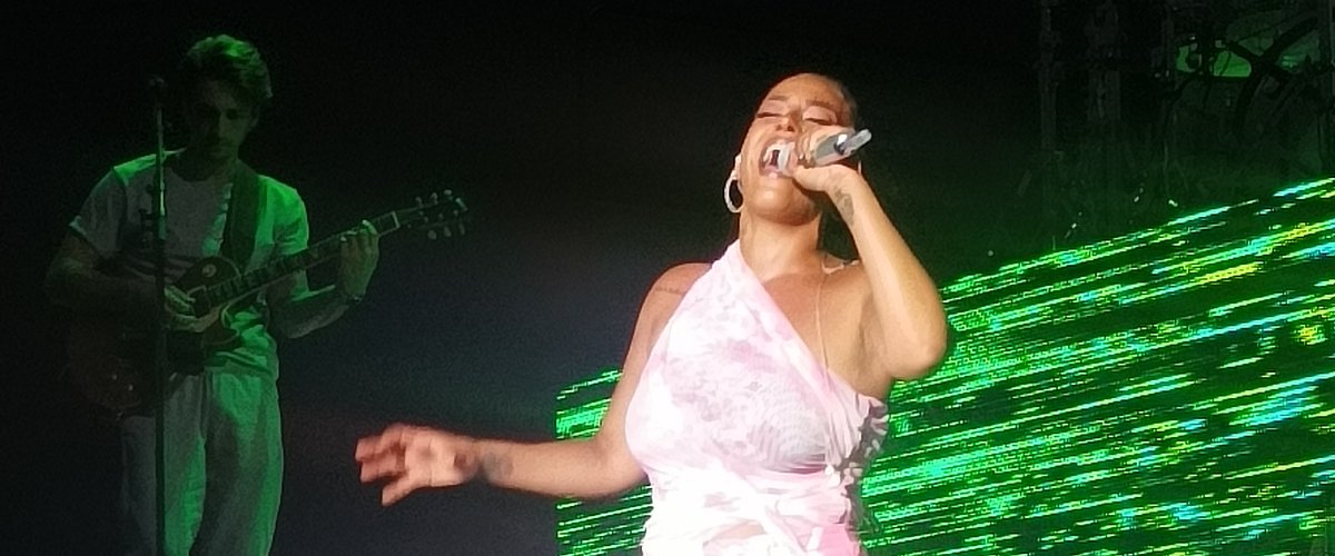 Amel Bent Onet Le Chateau