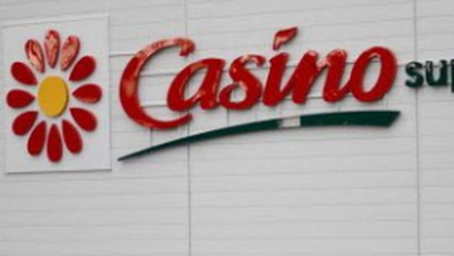 Le groupe Casino qui emploie 56 000 salariés est endetté à hauteur de 6,4 milliard d'euros.