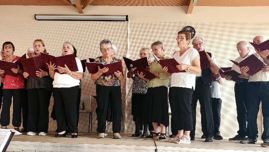 La chorale des Jojeux Vétérans animera la soirée en musique.