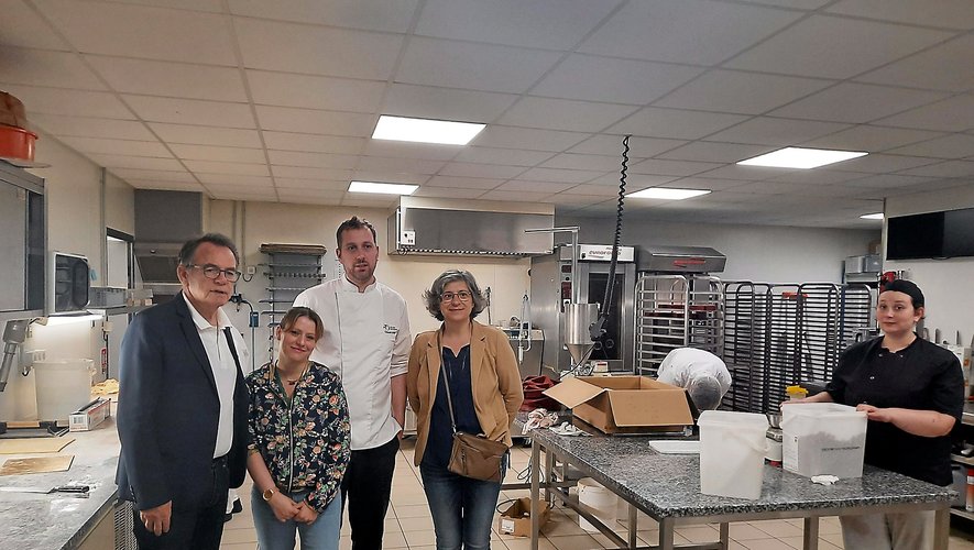 Les élus de l’Agglo sont allés visiter le labo de  la pâtisserie du chocolatier Clément