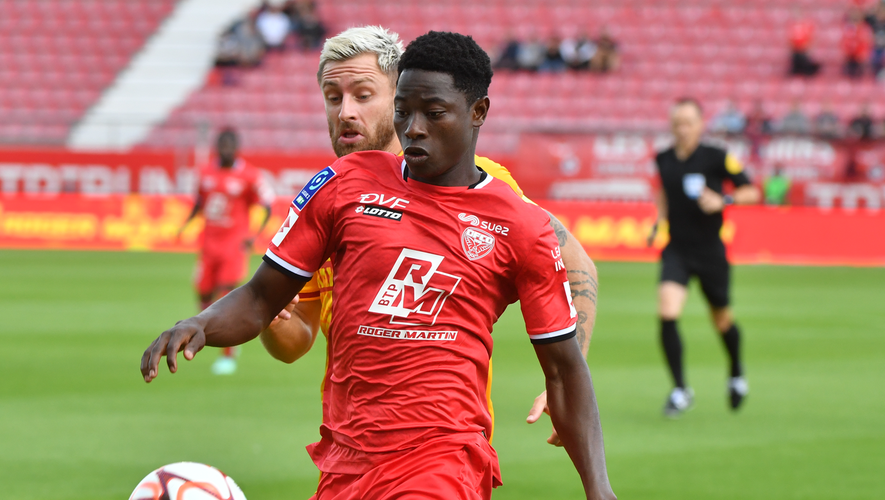 Ahmad Ngouyamsa rejoint le Raf, qu'il a déjà affronté lors des deux dernières saisons, avec Dijon.