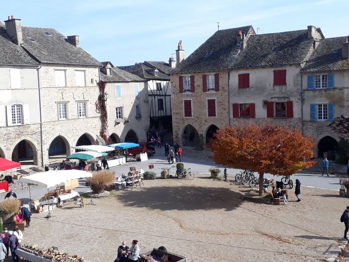 Le Guide du Routard a aussi jeté son dévolu sur Sauveterre-de-Rouergue.